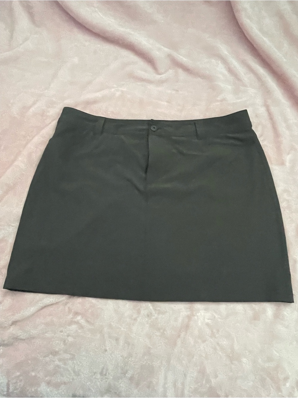 Eddie Bauer Black Mini Skirt - Sleek Straight Cut color dark Gray.